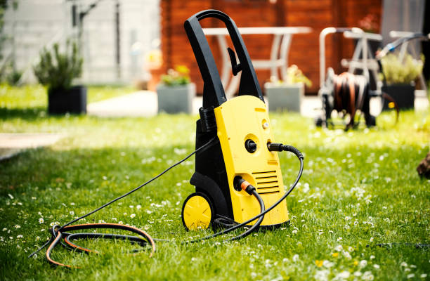 Best Spring Cleaning  in Chisholm, ME